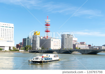 View from the water bus stop on the Shinano River (Shinano River Water Shuttle) 128765798