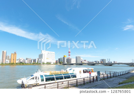 The boarding point for the water bus that runs along the Shinano River (Shinano River Water Shuttle) The boarding point for the water bus that runs along the Shinano River (Shinano River Water Shuttle) 128765801