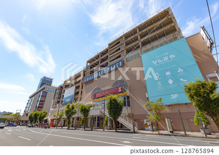 Bandai City's fashion building in downtown Niigata Bandai City's fashion building in downtown Niigata 128765894