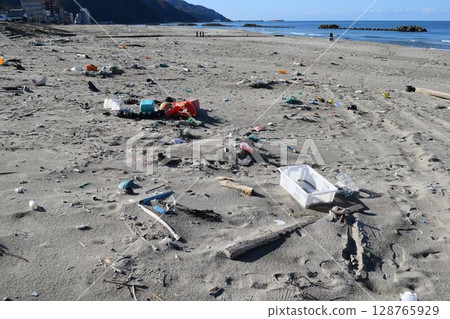 Coastal wreckage Environmental problems Garbage problems Coastal wreckage Environmental problems Garbage problems 128765929