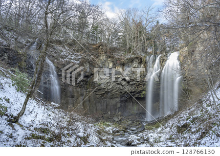 Ashiribetsu Falls in early winter, Takino Suzuran Hillside Park, Sapporo 128766130