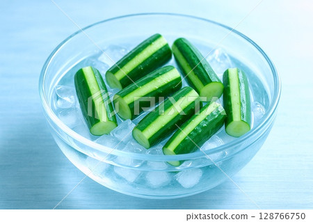 口感清涼、充滿生活氣息的夏日料理：黃瓜 128766750