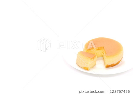 Cheesecake cut cross section light background Cheesecake cut cross section light background 128767456