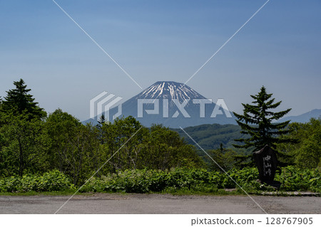 羊蹄山有殘雪 128767905