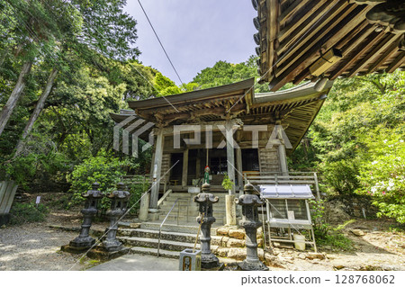 18th of the 88 Shikoku Temples: Onsanji Temple, Main Hall, Komatsushima City, Tokushima Prefecture 18th of the 88 Shikoku Temples: Onsanji Temple, Main Hall, Komatsushima City, Tokushima Prefecture 128768062