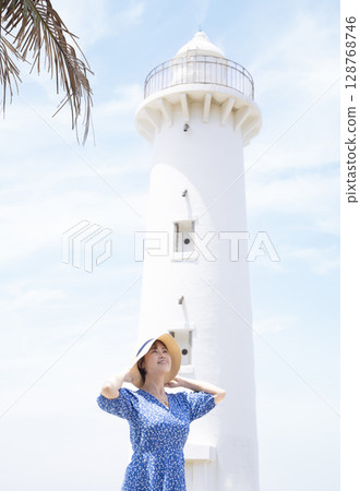 Women enjoying travel Women enjoying travel 128768746