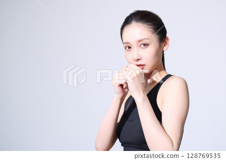 運動裝的女性 128769535