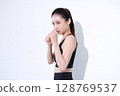運動裝的女性 128769537