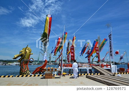 Ryuhomaru at the Shiogama Minato Festival, Miyagi 128769571