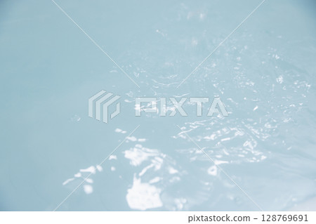 Furo bathtub hot water 128769691