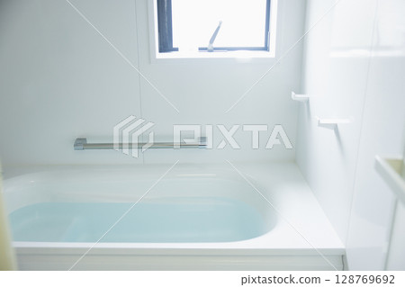 Furo bathtub hot water 128769692