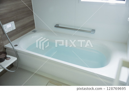 Furo浴缸熱水 128769695