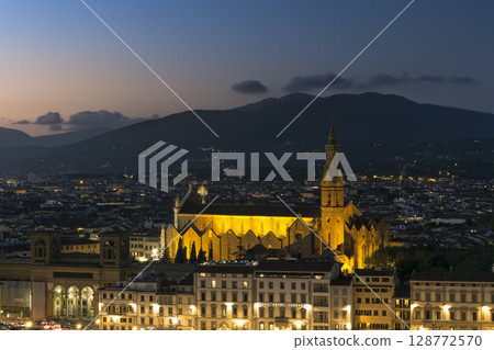 從米開朗基羅廣場看到的佛羅倫薩黃昏 / 佛羅倫薩,義大利 從米開朗基羅廣場看到的佛羅倫薩黃昏 / 佛羅倫薩,義大利 128772570