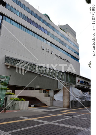 Early morning view of the east exit of Yokohama Station (uninhabited) Early morning view of the east exit of Yokohama Station (uninhabited) 128773996