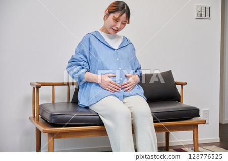 孕婦,孕婦,椅子,溫馨 孕婦,孕婦,椅子,溫馨 128776525
