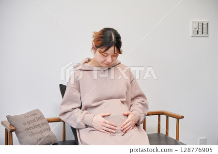 孕婦,孕婦,椅子,溫馨 孕婦,孕婦,椅子,溫馨 128776905