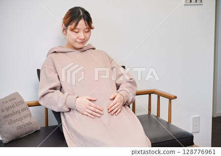 孕婦，孕婦，椅子，溫馨 128776961
