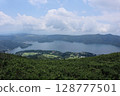從山頂可以一覽蘆之湖的全景 128777501