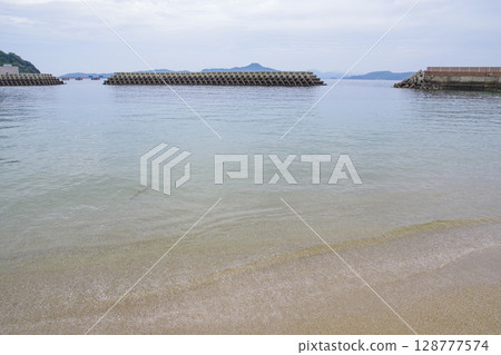 高島海灘是一處透明度極佳的人工海灘。 128777574