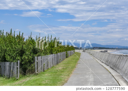 地震重建計畫所建造的沿海自行車道 128777590