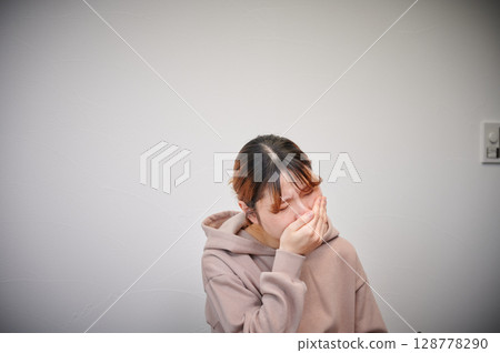 患有孕吐的女性、孕婦、產婦 患有孕吐的女性、孕婦、產婦 128778290