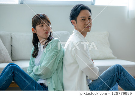 A couple fight A couple fight 128779999