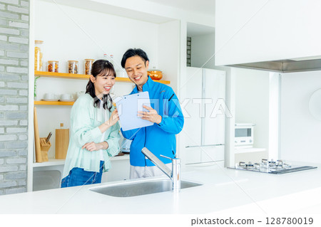廚房估算人員 128780019