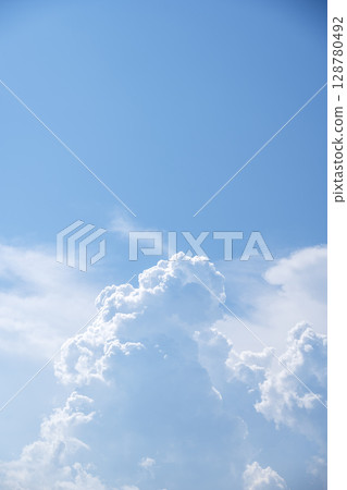 Summer sky, blue sky, sunny, July [Isehara City, Kanagawa Prefecture] 128780492