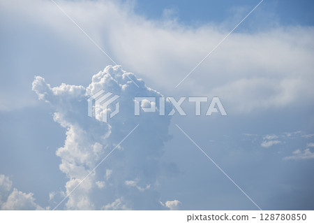Summer sky, blue sky, sunny, July [Isehara City, Kanagawa Prefecture] 128780850