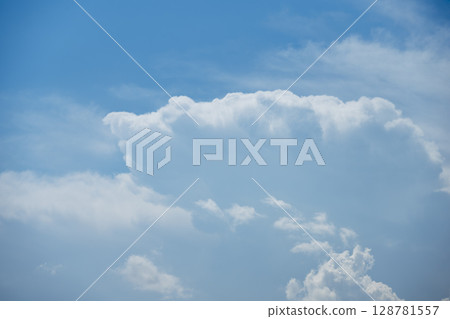 Summer sky, blue sky, sunny, July [Isehara City, Kanagawa Prefecture] 128781557