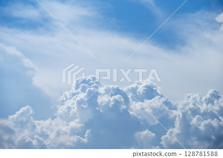 Summer sky, blue sky, sunny, July [Isehara City, Kanagawa Prefecture] 128781588