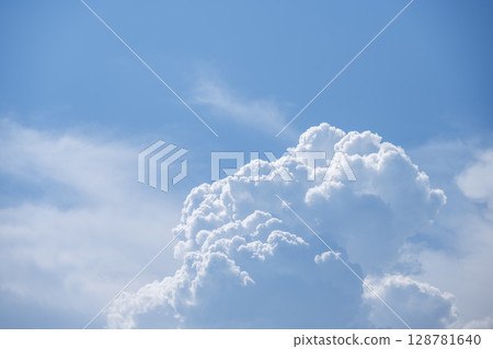Summer sky, blue sky, sunny, July [Isehara City, Kanagawa Prefecture] 128781640