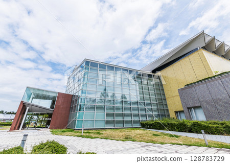 新潟縣新潟市 新潟市新津美術館 新潟縣新潟市 新潟市新津美術館 128783729