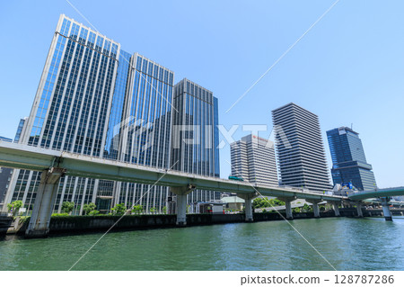 初夏的大阪堂島川海岸風景(大阪府大阪市北區) 初夏的大阪堂島川海岸風景(大阪府大阪市北區) 128787286
