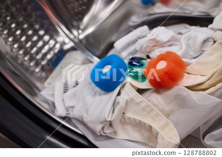 Using Laundry Pods in the Dryer Offers Convenient and Efficient Cleaning Solutions for Your Clothes 128788802