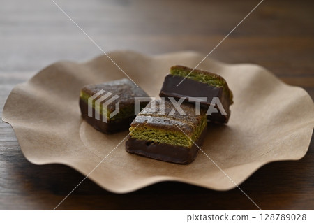 Mini Rich Uji Matcha Brownie Mini Rich Uji Matcha Brownie 128789028