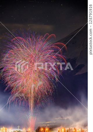 Fantastic Mount Fuji and winter fireworks Fantastic Mount Fuji and winter fireworks 128791916