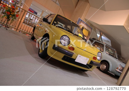 90年代風靡一時的日產Be-1（日本汽車博物館收藏的汽車） 128792770