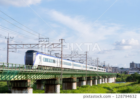 [Chuo Line] Limited express train passing over Tamagawa Bridge 128794632