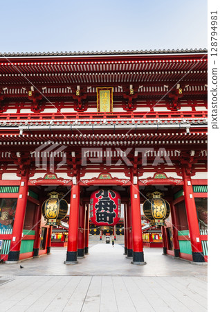 Senso-ji Temple Hokuramon 128794981