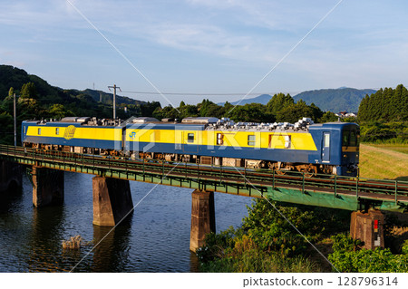 JR West DEC741 type comprehensive inspection car inspecting the Karatsu Line 128796314