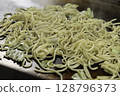 未加醬汁的炒麵 128796373