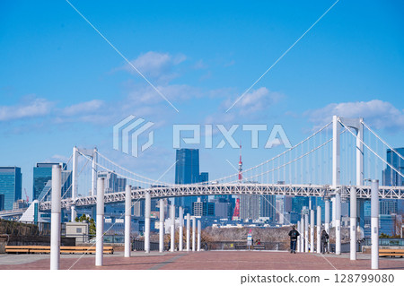 cityscape of Tokyo skyline with Tokyo tower and rainbow bridge at daytime in Japan cityscape of Tokyo skyline with Tokyo tower and rainbow bridge at daytime in Japan 128799080