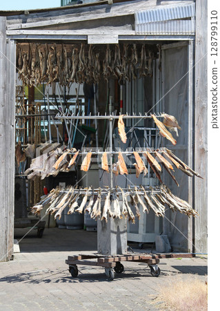 Rotary dried fish production machine Electric dried fish production machine Dried fish Overnight drying Rotary dried fish production machine Electric dried fish production machine Dried fish Overnight drying 128799110