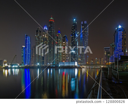 Night mosque in Dubai Marina Night mosque in Dubai Marina 128800826
