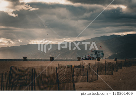 美國洛杉磯城市景觀與日落聖塔莫尼卡 美國洛杉磯城市景觀與日落聖塔莫尼卡 128801409