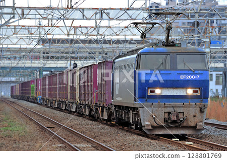 Tokaido Main Line Hiratsuka JR Freight EF200-7 (Suita) 128801769