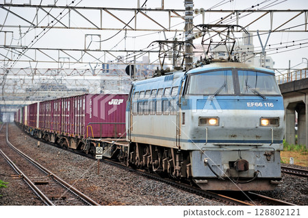 Tokaido Main Line Hiratsuka JR Freight EF66-116 (Suita) Tokaido Main Line Hiratsuka JR Freight EF66-116 (Suita) 128802121