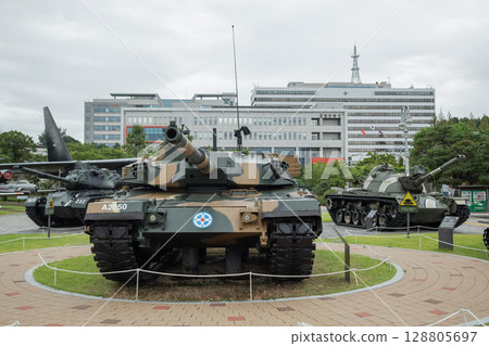 [韓國] 首爾戰爭紀念館前廣場上展出的迷彩坦克 128805697