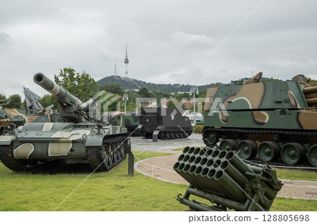 [South Korea] Camouflage-colored tanks and military vehicles displayed in the square in front of the War Memorial of Korea in Seoul 128805698